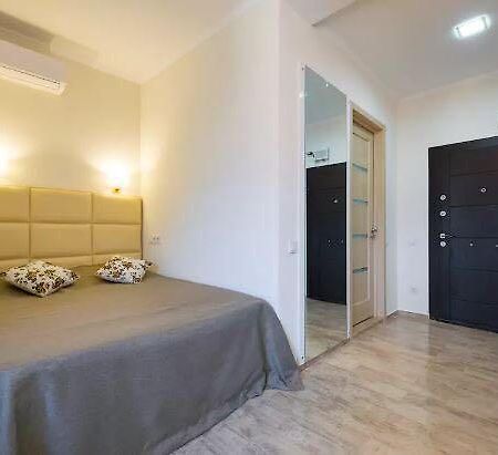 Yalcin Star Residence Diana'S Flat Batumi Zewnętrze zdjęcie